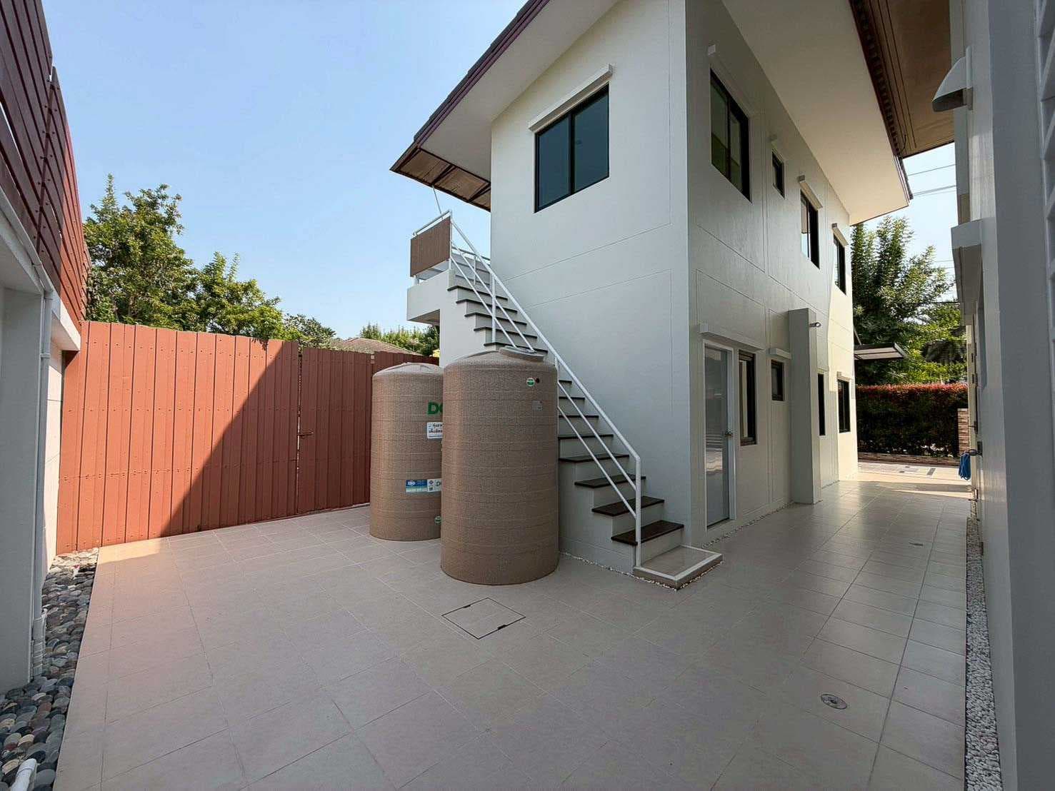 ขายบ้านเดี่ยว 9 นอน ปทุมธานี คลอง 5 บ้านใหม่ หลังใหญ่ เหมาะทำออฟฟิศ โรงรถ ใกล้วงแหวนกาญจนาภิเษก 260 ตรว 2 ชั้น