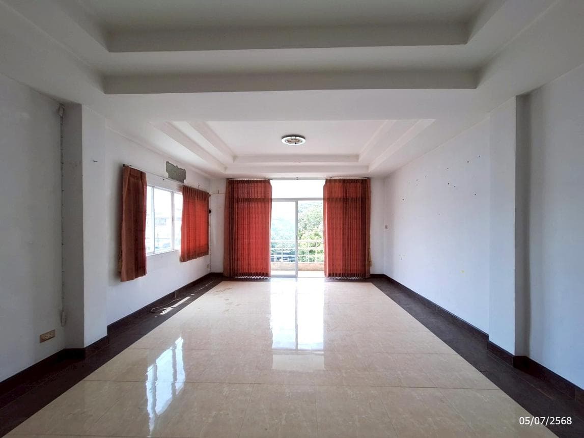 ขายอาคารพาณิชย์หลังใหญ่ 5 ห้องนอน 3 ห้องน้ำ พื้นที่ 329.86 ตร.ม. ทำเลทองคอหงส์ หาดใหญ่ สงขลา เหมาะสำหรับทำธุรกิจและโฮมออฟฟิศสุดปัง