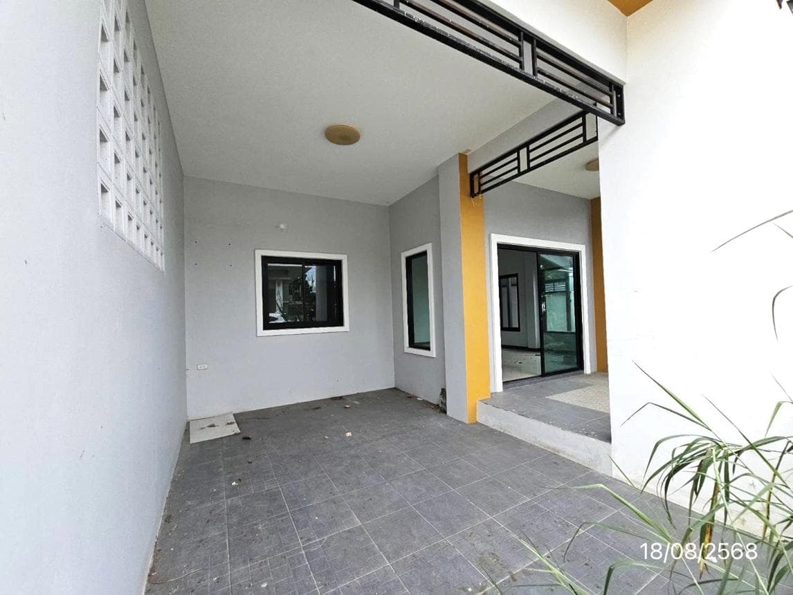 บ้านเดี่ยว เดอะ คันทรี โมเดิร์นโฮม ปลวกแดง ระยอง 2 ห้องนอน 2 ห้องน้ำ พื้นที่ 116.74 ตร.ม. บนเนื้อที่ 43.9 ตร.ว. ทำเลดีราคา 2 ล้านต้นๆ