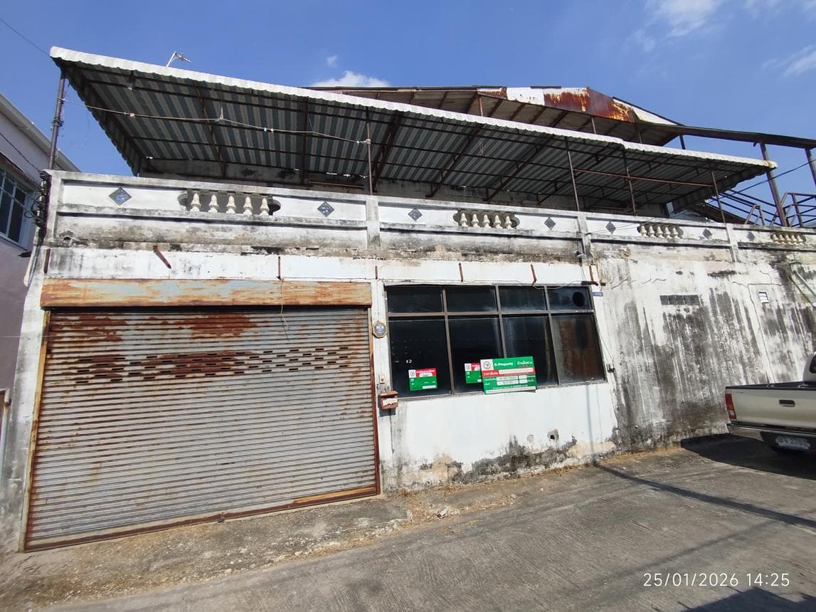 ขายบ้านพักคนงาน บางเมือง เมืองสมุทรปราการ พื้นที่ใช้สอย 480 ตร.ม. บนเนื้อที่ 82 ตร.ว. ทำเลศักยภาพใกล้แหล่งงานนั่นเอง