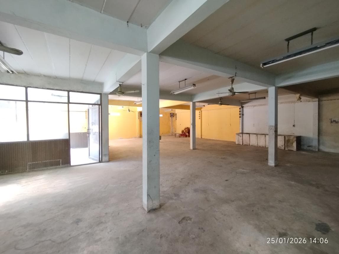 ขายบ้านพักคนงาน บางเมือง เมืองสมุทรปราการ พื้นที่ใช้สอย 480 ตร.ม. บนเนื้อที่ 82 ตร.ว. ทำเลศักยภาพใกล้แหล่งงานนั่นเอง
