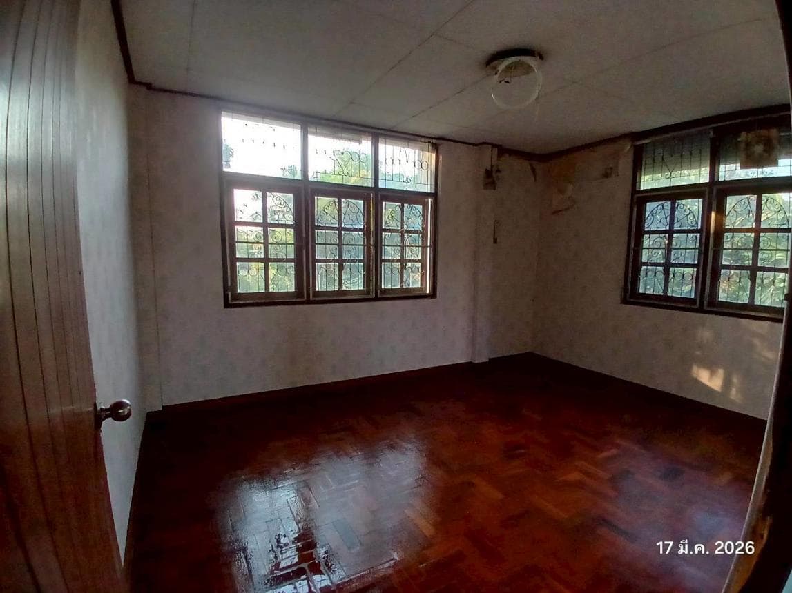 ขายอาคารโรงงาน เมืองลำปาง พื้นที่ใช้สอย 1,455.5 ตร.ม. ทำเลปงแสนทอง ติดถนนเดินทางสะดวก