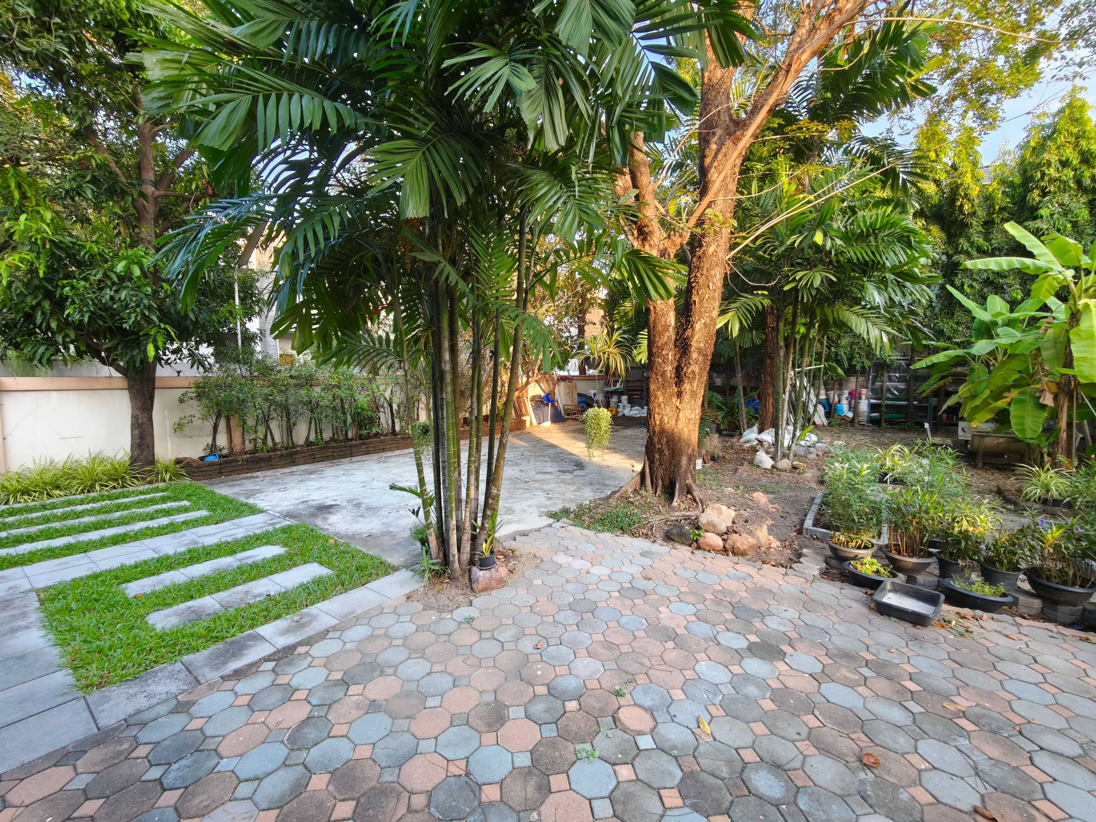 ขาย ที่ดินเปล่า 90 วา หมู่บ้านผกามาศ ปรีดีพนมยงค์ ซอย 14 | สุขุมวิท 71 | เขตสวนหลวง