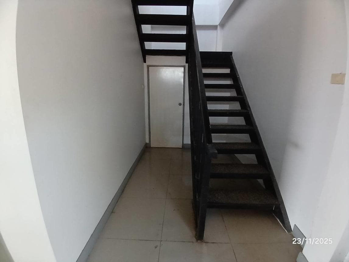 บ้านเดี่ยวหลังใหญ่ บ้านแป้น เมืองลำพูน 5 ห้องนอน 1 ห้องน้ำ พื้นที่ใช้สอย 372 ตร.ม. บนที่ดิน 50 ตร.ว. ทำเลดีเดินทางสะดวก ราคาพิเศษ 5.19 ล้าน