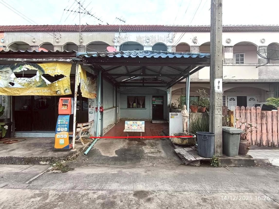 ขายทาวน์เฮ้าส์ ศรีประจักษ์ 7 บางบัวทอง นนทบุรี ทำเลบางบัวทอง เนื้อที่ 22 ตร.ว. พื้นที่ใช้สอย 136 ตร.ม. 2 ห้องนอน 3 ห้องน้ำ สภาพดี พร้อมอยู่