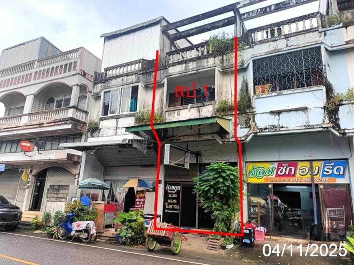 ขายอาคารพาณิชย์ ฝาง เชียงใหม่ ทำเลเวียง เนื้อที่ 16 ตร.ว. พื้นที่ใช้สอย 174 ตร.ม. สภาพดี เหมาะสำหรับประกอบกิจการและลงทุน