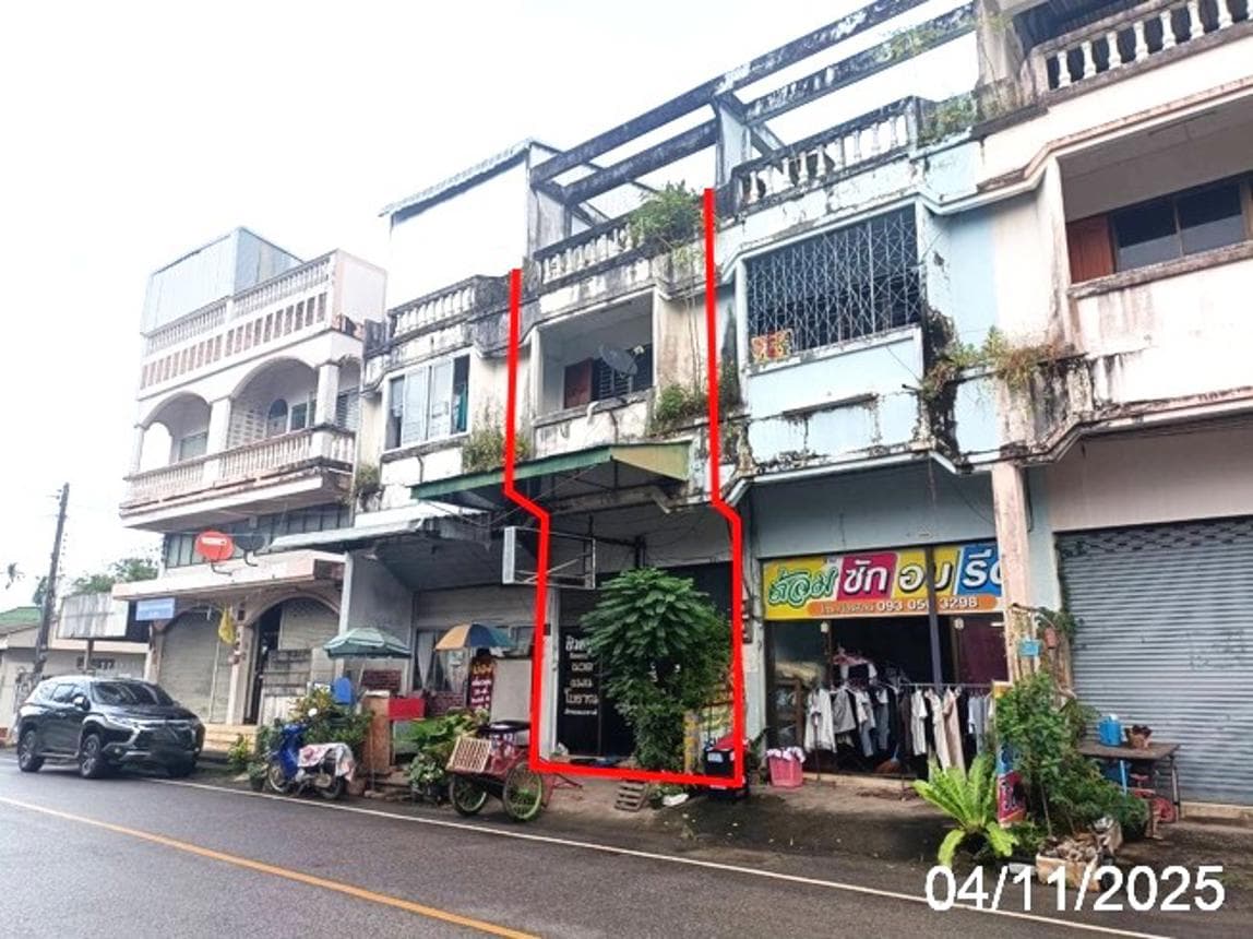 ขายอาคารพาณิชย์ ฝาง เชียงใหม่ ทำเลเวียง เนื้อที่ 16 ตร.ว. พื้นที่ใช้สอย 174 ตร.ม. สภาพดี เหมาะสำหรับประกอบกิจการและลงทุน