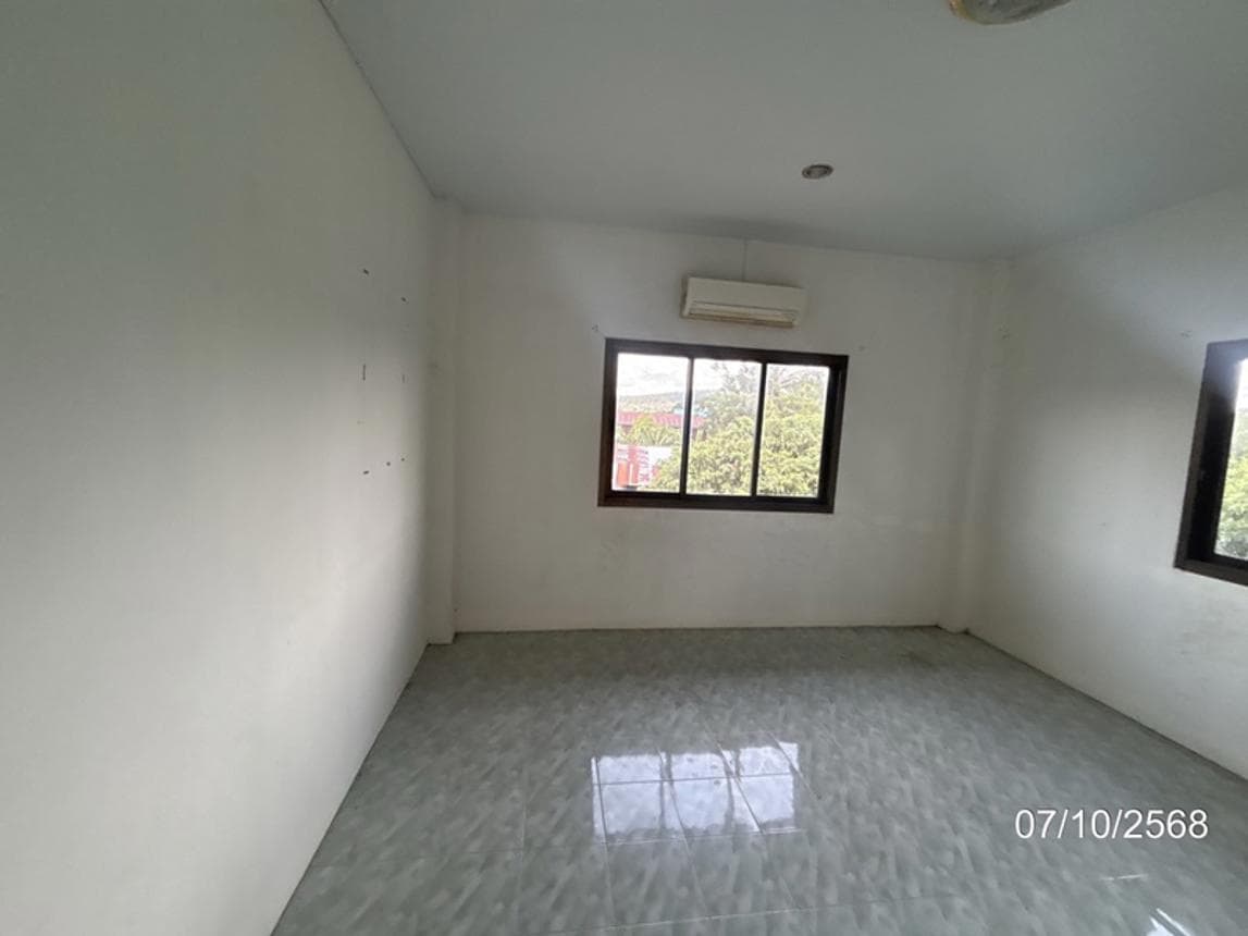 ขายบ้านเดี่ยว หนองผือ เขมราฐ อุบลราชธานี หลังใหญ่ 4 ห้องนอน พื้นที่กว้างขวาง