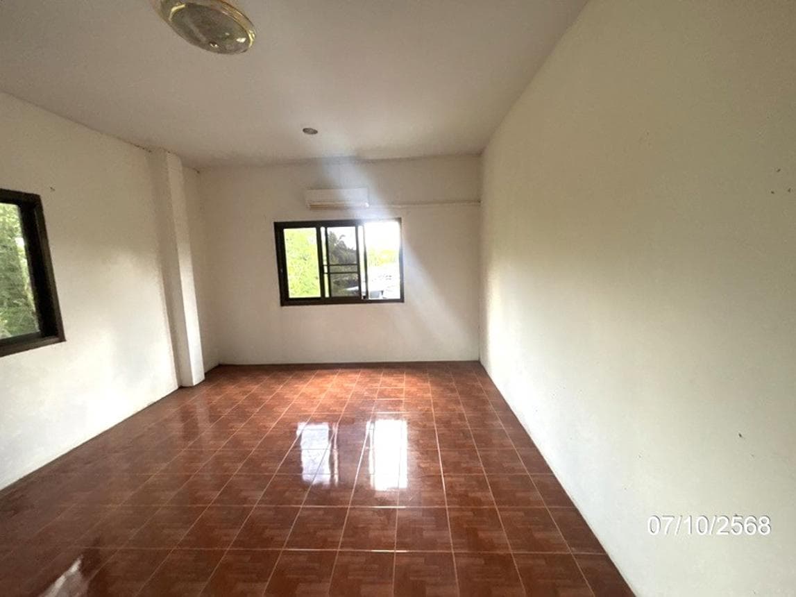 ขายบ้านเดี่ยว หนองผือ เขมราฐ อุบลราชธานี หลังใหญ่ 4 ห้องนอน พื้นที่กว้างขวาง