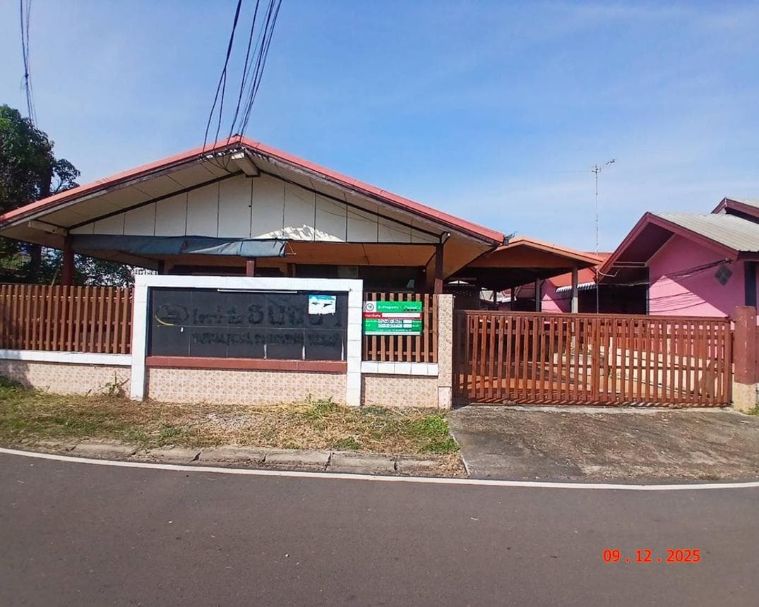 ขายบ้านเดี่ยว วานรนิวาส สกลนคร ทำเลวานรนิวาส เนื้อที่ 29.9 ตร.ว. พื้นที่ใช้สอย 189.25 ตร.ม. 3 ห้องนอน 3 ห้องน้ำ สภาพดี พร้อมอยู่