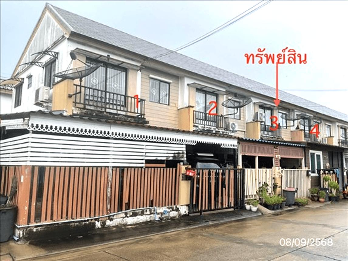 ทาวน์เฮ้าส์ บ้านพฤกษา 58/1 ลาดกระบัง-สุวรรณภูมิ ศีรษะจรเข้น้อย บางเสาธง สมุทรปราการ 3 ห้องนอน 108 ตร.ม. ทำเลดีใกล้สนามบินสุวรรณภูมิ