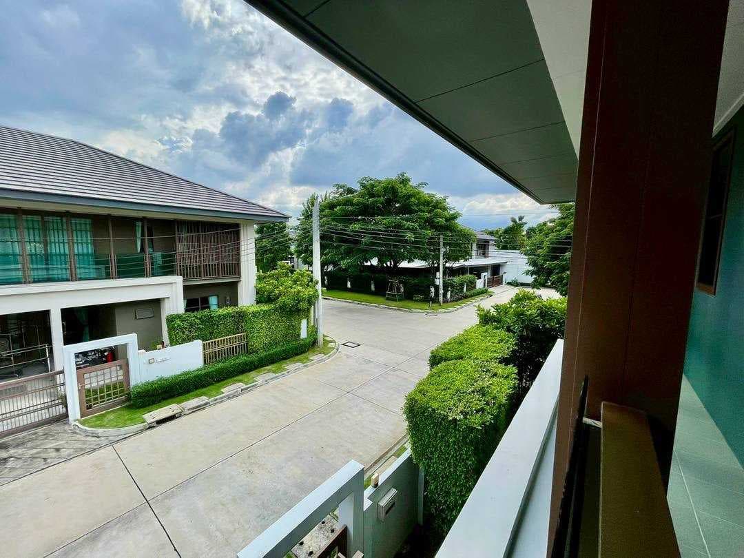 ขายบ้านหรู เศรษฐสิริ พหล–วัชรพล 75 ตร.ว. หลังมุม ทิศใต้ เพียง 15 นาทีถึงสนามบินดอนเมือง