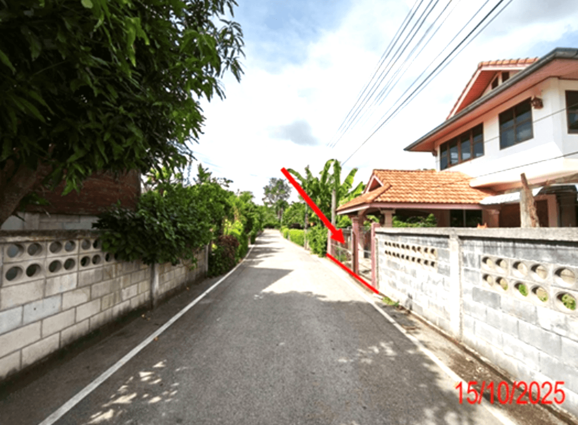 ขายบ้านเดี่ยว ป่าซาง ลำพูน 3 ห้องนอน 3 น้ำ พื้นที่ใช้สอย 125.1 ตร.ม. ทำเลใจกลางชุมชน ราคาล้านกลางๆ