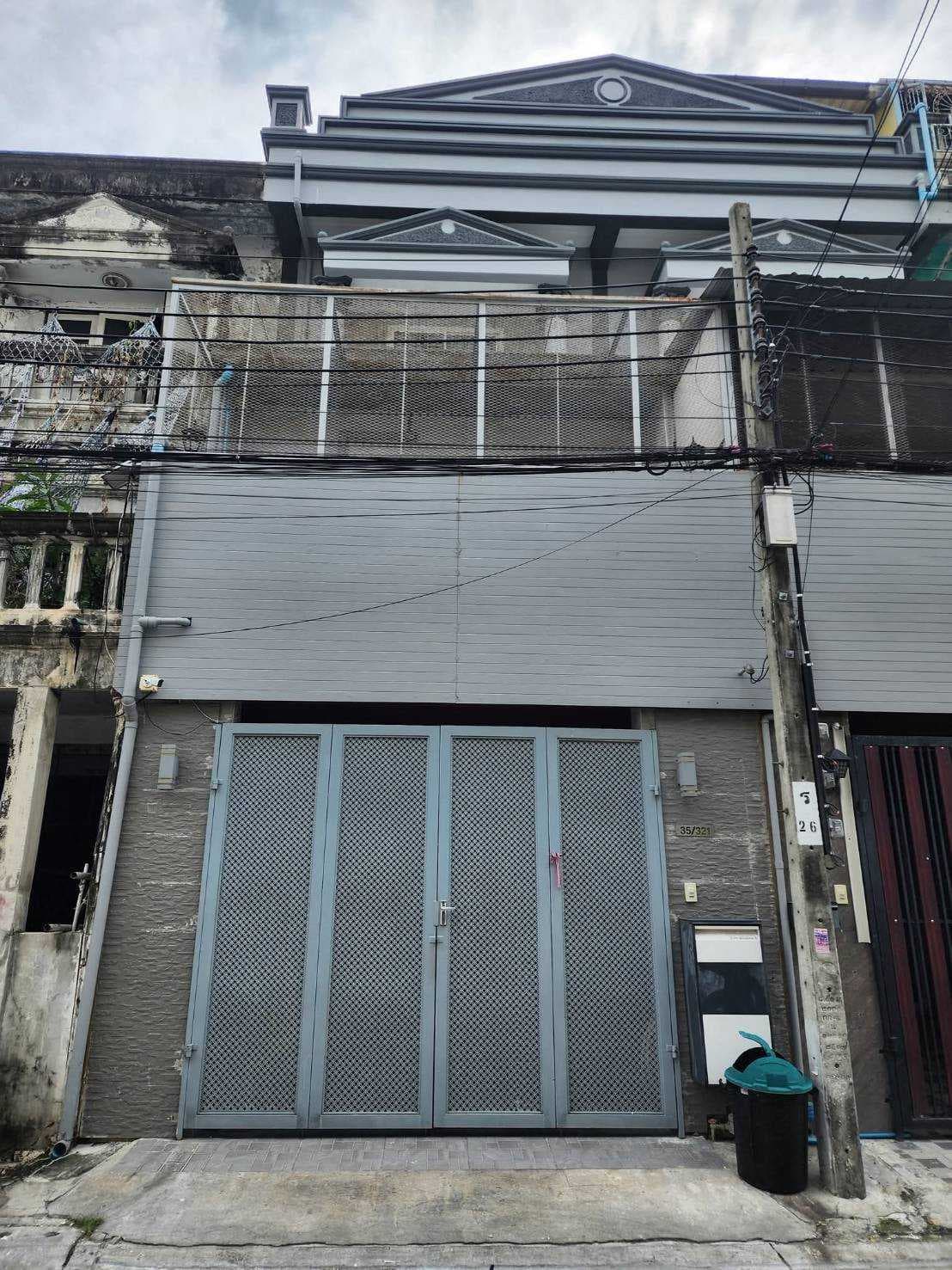 ทาวน์เฮ้าส์ 3 ชั้น บ้านนอกโครงการ ซอยประชาอุทิศ 91 แขวงทุ่งครุ เขตราษฎร์บูรณะ กทม. ราคา 2,750,000 บาท