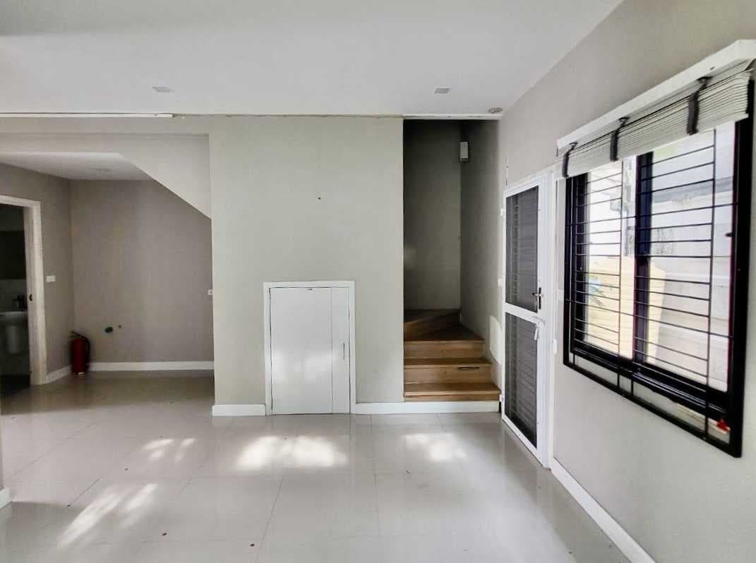 ขายทาวน์เฮาส์ 3 ชั้น Patio วัชรพล-รามอินทรา - 31 ตร.ว *หลังริม ใกล้เพลินนารีมอลล์*