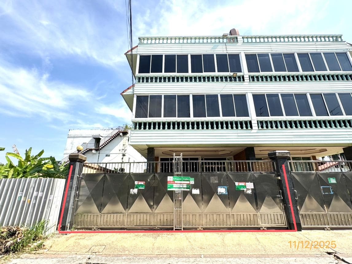 ขายบ้านเดี่ยว บางบอน กรุงเทพมหานคร ทำเลคลองบางพราน เนื้อที่ 44.5 ตร.ว. พื้นที่ใช้สอย 384 ตร.ม. 5 ห้องนอน 5 ห้องน้ำ สภาพดี พร้อมอยู่
