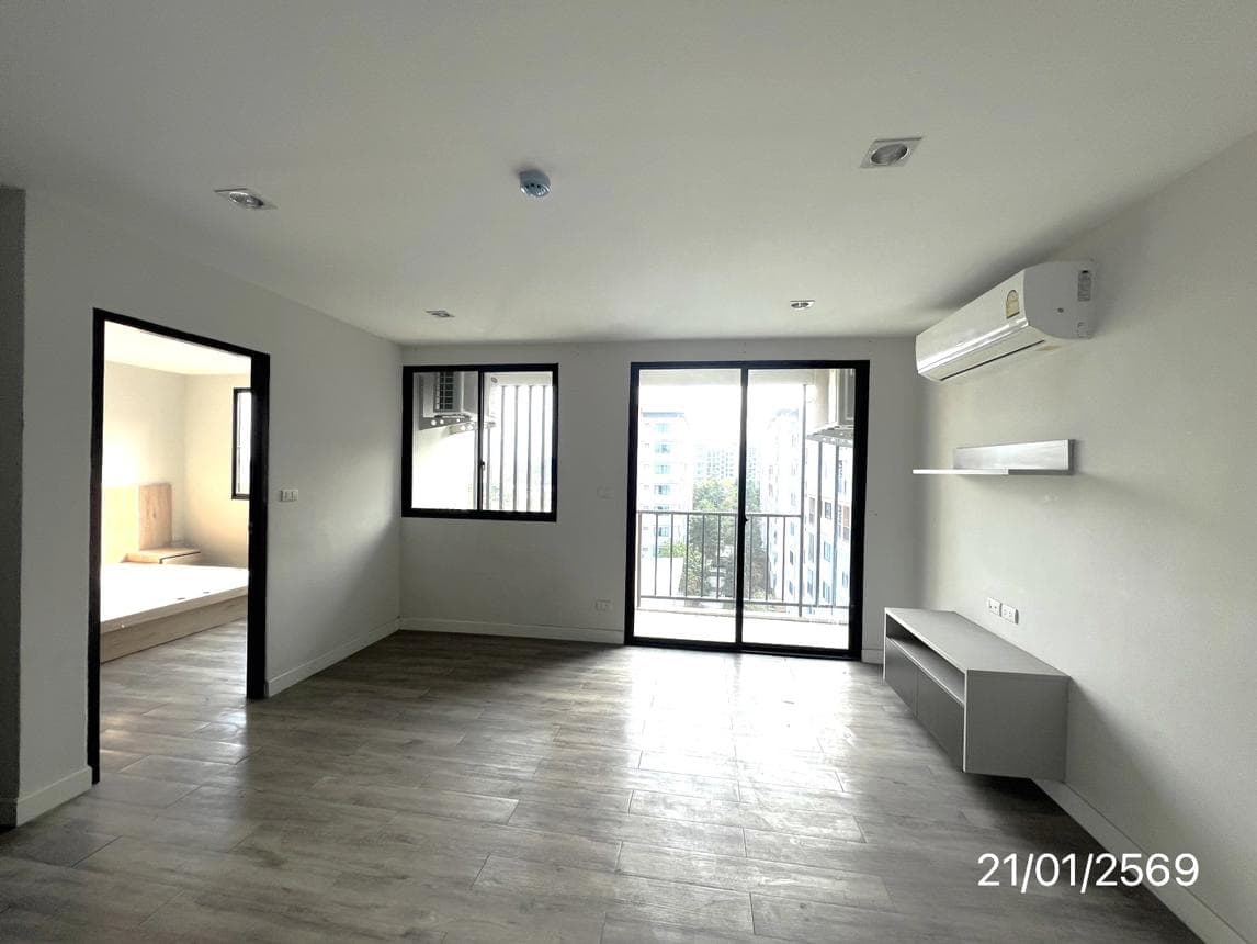 ขายคอนโด จี คอนโด เฟส 1 ศรีราชา ห้องขนาดใหญ่ 43 ตร.ม. ทำเลใจกลางเมือง ใกล้โรบินสัน - image 1