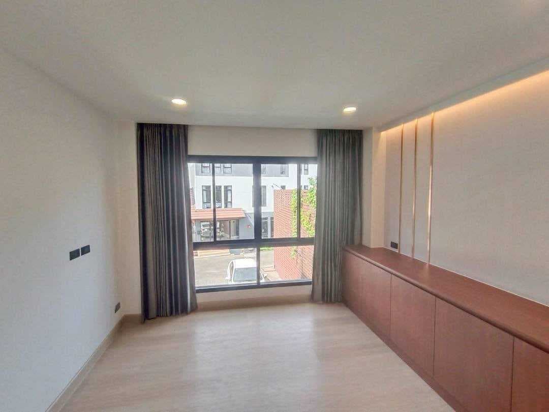 ขาย Luxury House ใจกลางเมืองเก่าเชียงใหม่ ซอยสิงหราชบ้านหรูสำหรับคนที่ต้องการ ทำเลระดับ Prime ใจกลางเมือง