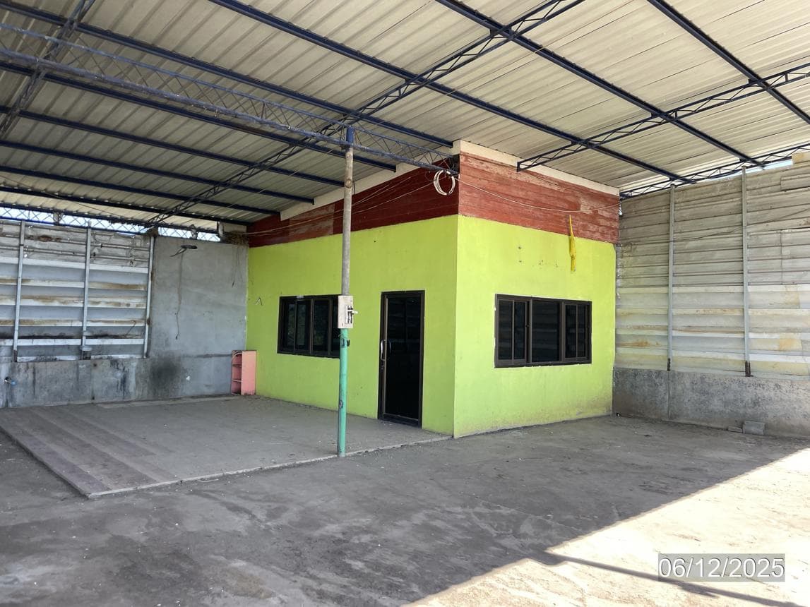 บ้านเดี่ยว วังงิ้ว ดงเจริญ พิจิตร พื้นที่ใช้สอยกว้างขวางเป็นพิเศษ 335 ตร.ม. บนที่ดินขนาดใหญ่ 58 ไร่ ทำเลดีบรรยากาศธรรมชาติ เหมาะสำหรับอยู่อาศัยและทำเกษตรกรรม ราคาพิเศษ 5.61 ล้าน