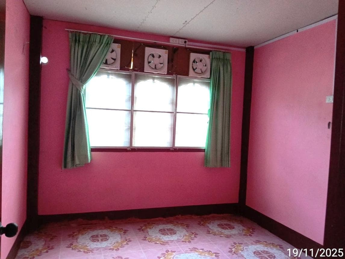 บ้านเดี่ยว สระแก้ว เมืองสระแก้ว 4 ห้องนอน 4 ห้องน้ำ พื้นที่กว้างขวางพิเศษ 360 ตร.ม. บนที่ดิน 8 ไร่ ทำเลศักยภาพบรรยากาศธรรมชาติ ราคาพิเศษ 3.75 ล้าน