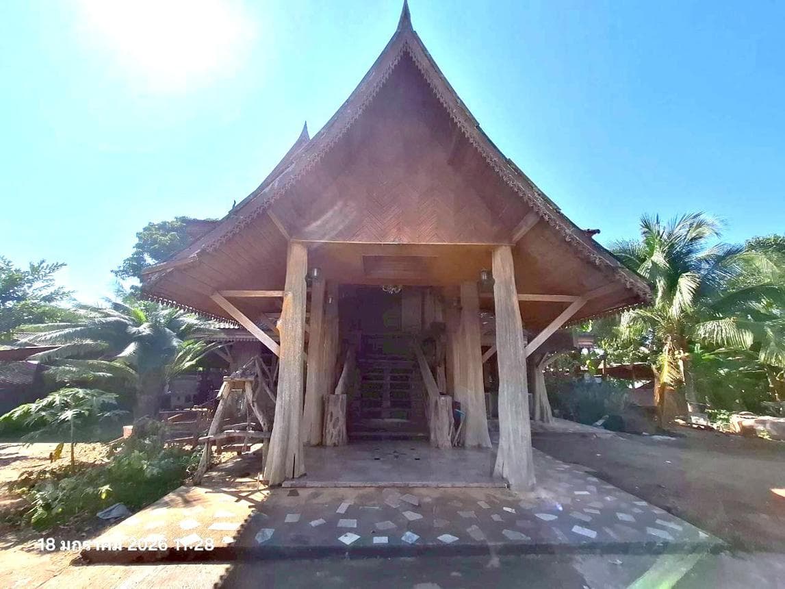 ขายคฤหาสน์บ้านเดี่ยวหลังใหญ่พิเศษ 5 ห้องนอน 5 ห้องน้ำ พื้นที่ใช้สอยอลังการ 561 ตร.ม. ทำเลดี ย่านป่าสัก ภูซาง พะเยา บรรยากาศสงบร่มรื่นและเป็นส่วนตัว