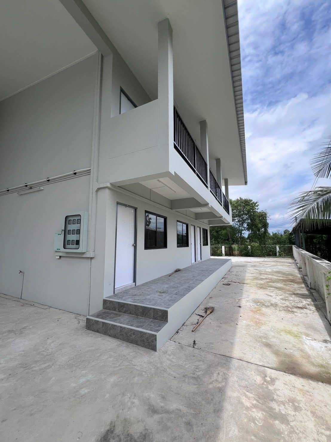 ขาย หรือ เช่า Home Office + Warehouse ใหม่แกะกล่อง พร้อมดำเนินธุรกิจทันที! 2,380 ตรม. ศาลายา