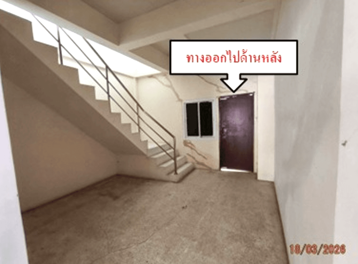 ขายอาคารพาณิชย์ คูเมือง บุรีรัมย์ พื้นที่ใช้สอย 112 ตร.ม. ทำเลดี เหมาะทำธุรกิจ