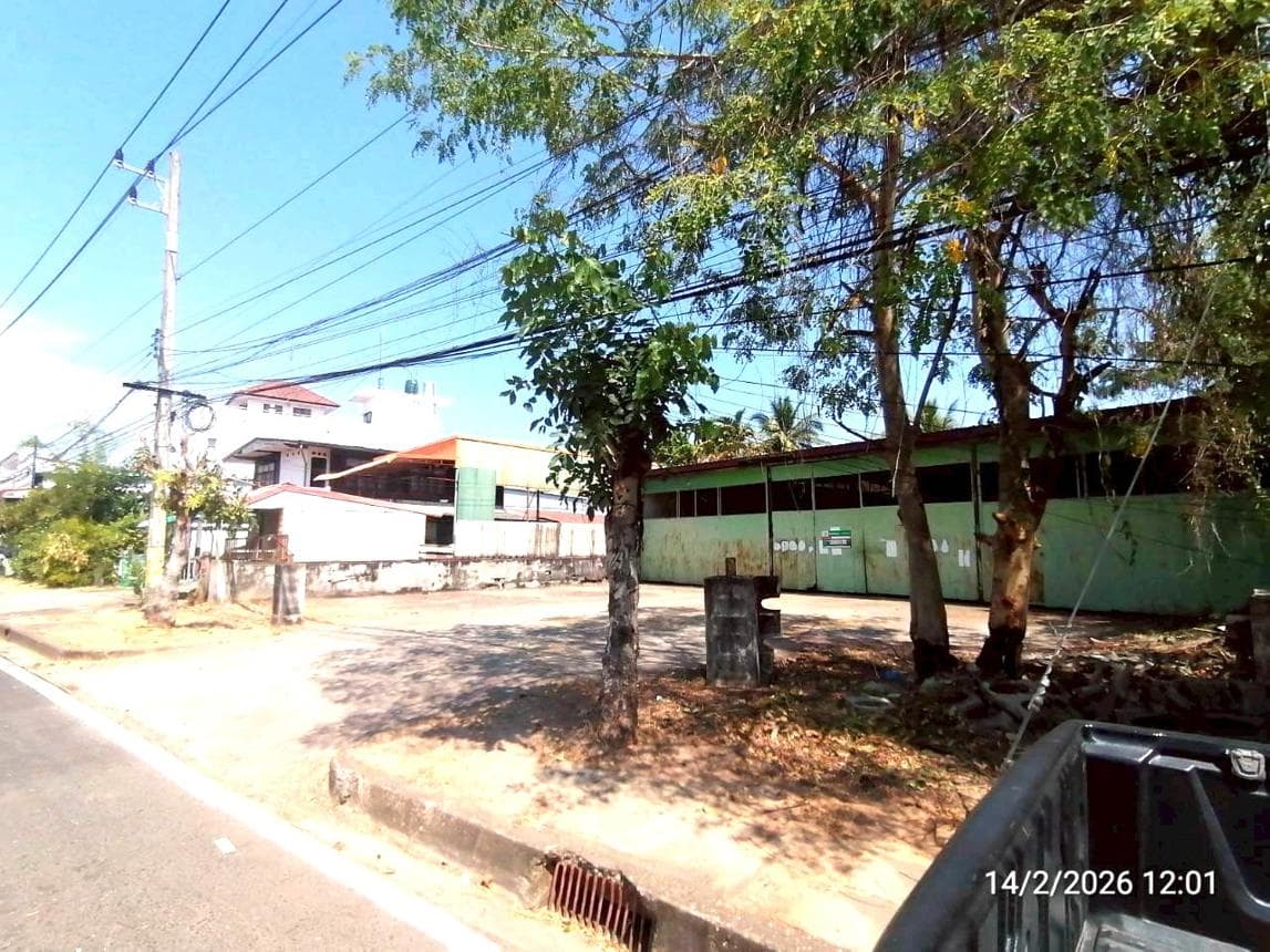 ขายโกดัง เลิงนกทา ยโสธร ทำเลสามแยก เนื้อที่ 91.6 ตร.ว. พื้นที่ใช้สอย 522.5 ตร.ม. สภาพดี เหมาะสำหรับประกอบกิจการและลงทุน