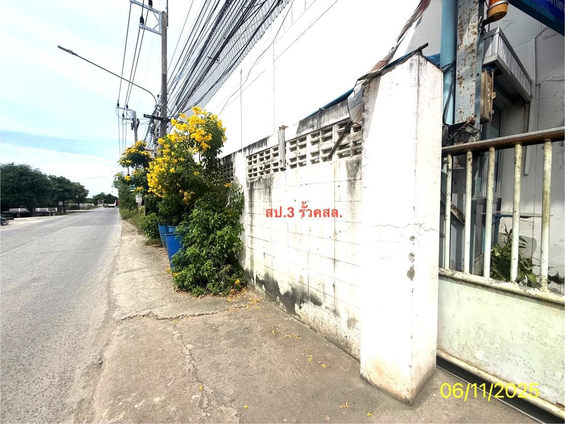 ขายอาคารโรงงาน ลาดหลุมแก้ว ปทุมธานี พื้นที่ใช้สอย 313.29 ตร.ม. บนเนื้อที่กว่า 11 ไร่ ทำเลเด่นเชื่อมต่อถนนสายหลัก