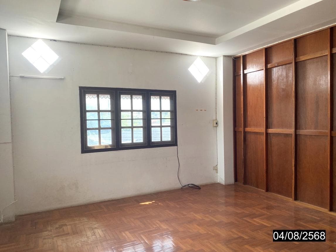 ขายบ้านเดี่ยว ไม้งาม เมืองตาก หลังใหญ่อลังการ พื้นที่ใช้สอย 1,073 ตร.ม. 6 ห้องนอน 10 ห้องน้ำ ทำเลดี