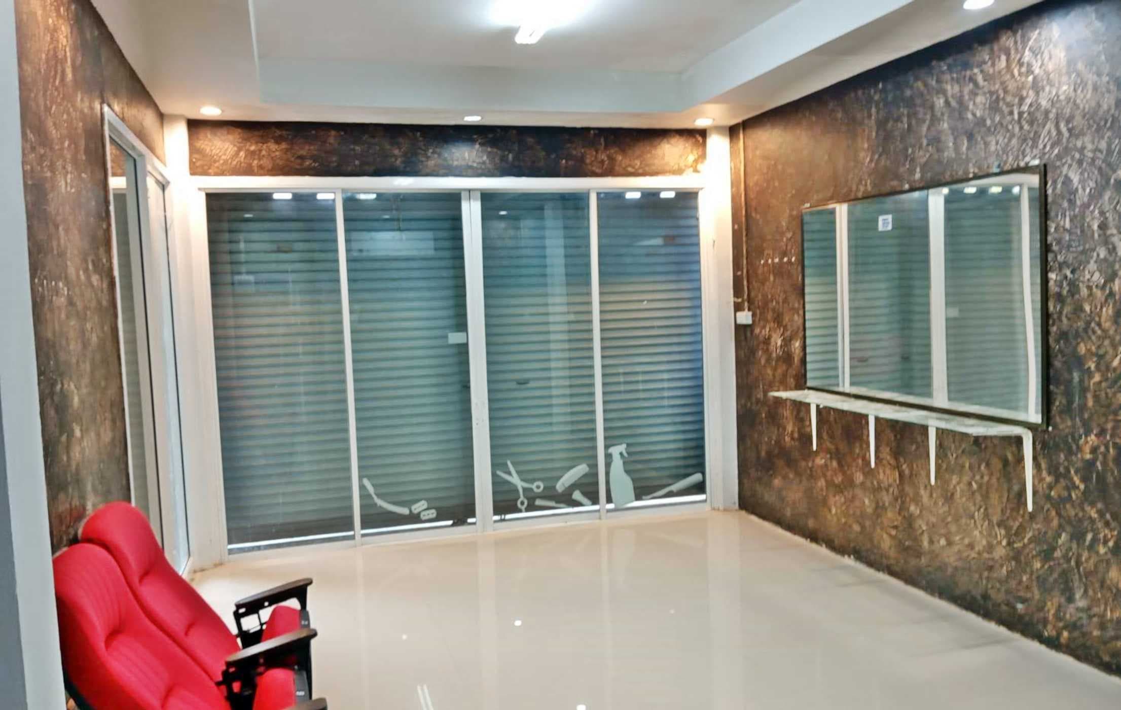 บ้านเดี่ยว 2 ชั้น พร้อมอาคารสำนักงาน