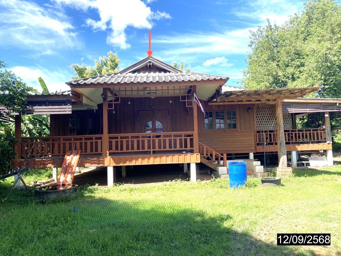 บ้านเดี่ยว โป่งแดง เมืองตาก ตาก 1 ห้องนอน 1 ห้องน้ำ พื้นที่กว้างขวาง 181.75 ตร.ม. บนที่ดิน 43 ตร.ว. ทำเลสงบเป็นส่วนตัว ราคาพิเศษ 1.22 ล้าน