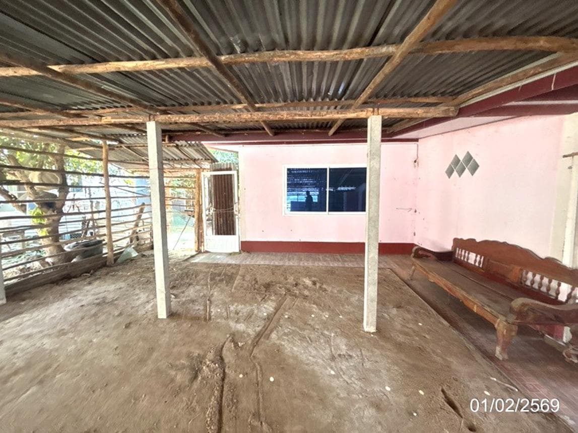 บ้านเดี่ยว ศรีสะอาด ขุขันธ์ ศรีสะเกษ 2 ห้องนอน 1 ห้องน้ำ พื้นที่กว้างขวางพิเศษ 252 ตร.ม. บนที่ดิน 26 ตร.ว. ทำเลสงบเดินทางสะดวก ราคาพิเศษ 2.08 ล้าน