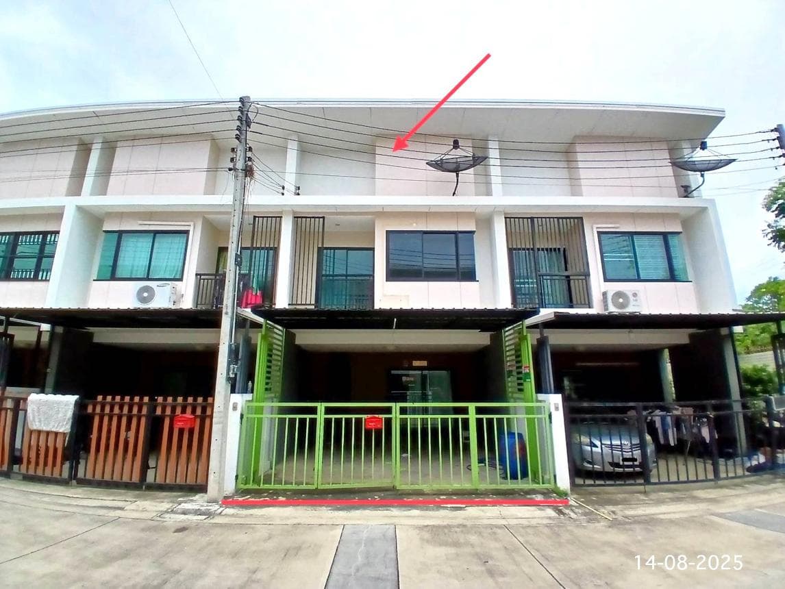 ทาวน์เฮ้าส์ พฤกษาพรรณ กระดีเดียว 3 หนองปากโลง เมืองนครปฐม 3 ห้องนอน 2 ห้องน้ำ พื้นที่กว้าง 114.68 ตร.ม. บนที่ดิน 20.6 ตร.ว. ทำเลดีเดินทางสะดวก ราคาพิเศษ 1.74 ล้าน