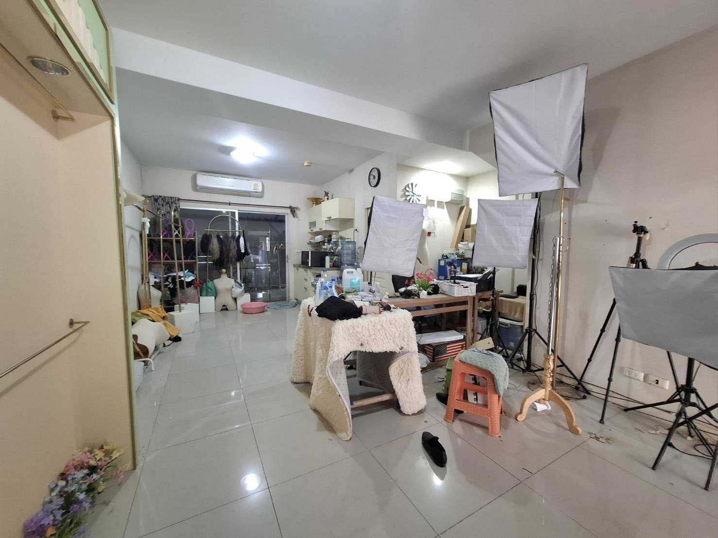 ขายทาวน์โฮม 3 ชั้น มบ.บ้านใหม่ พระราม 2 - 22 ตรว.ราคาพิเศษวิวหน้าสวน