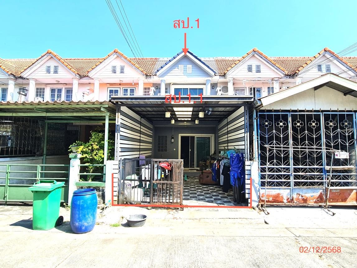 ทาวน์เฮ้าส์ บัวทอง 4 พิมลราช บางบัวทอง นนทบุรี พื้นที่ 104.23 ตร.ม. บนที่ดิน 17 ตร.ว. ทำเลดี เดินทางสะดวก ใกล้แหล่งชุมชนและรถไฟฟ้าสายสีม่วง ราคาคุ้มค่าเพียง 1.45 ล้าน