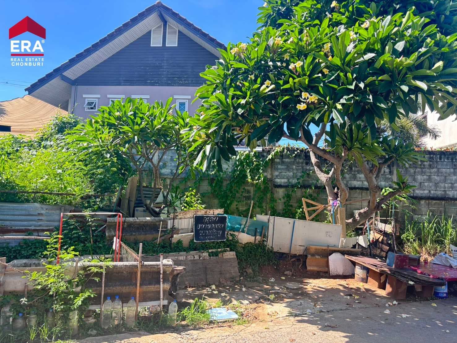 ขายที่ดินเปล่า ศรีราชา ถนนสุขุมวิท 9 กิโล ใกล้โรงเรียนอัสสัมชัญ ศรีราชา เนื้อที่ 142 ตร.วา ราคา 2.5 ล้านบาท