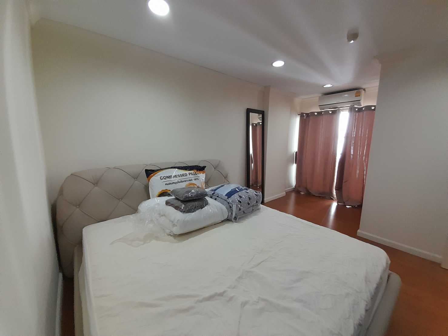 ขายคอนโด Lumpini Suite Sukhumvit 41 (ลุมพินี สวีท สุขุมวิท 41) 69.76 ตรม. 2 นอน 1 น้ำ ชั้น 8 วิวเมือง