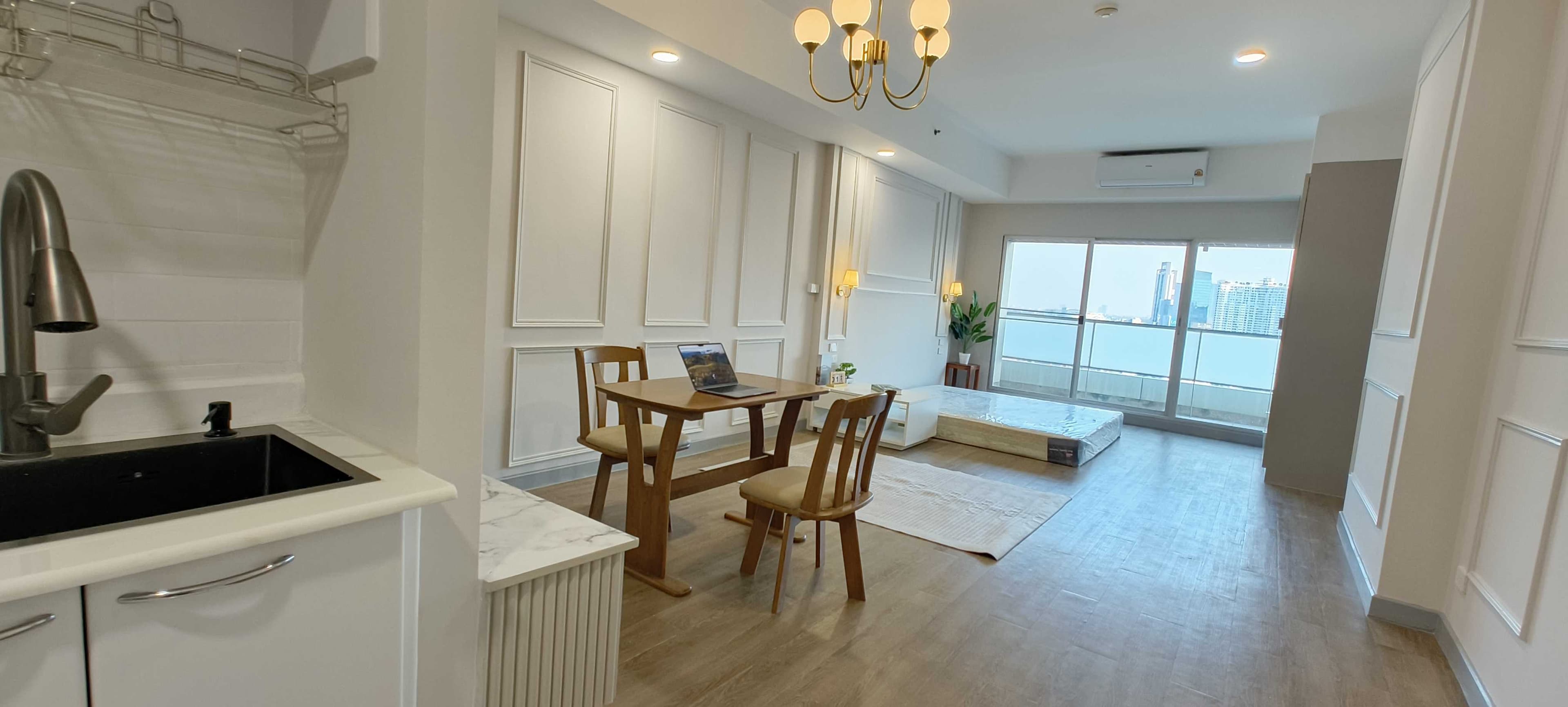 ขายคอนโด บ้านนนทรี (Baan Nondtree Condominium) ทำเลสาทร-นราธิวาส “เลิกอึดอัดกับห้องเล็ก… แล้วมาอยู่แบบหายใจได้” ห้องใหญ่ 45 ตร.ม. ชั้นสูง วิวเมือง