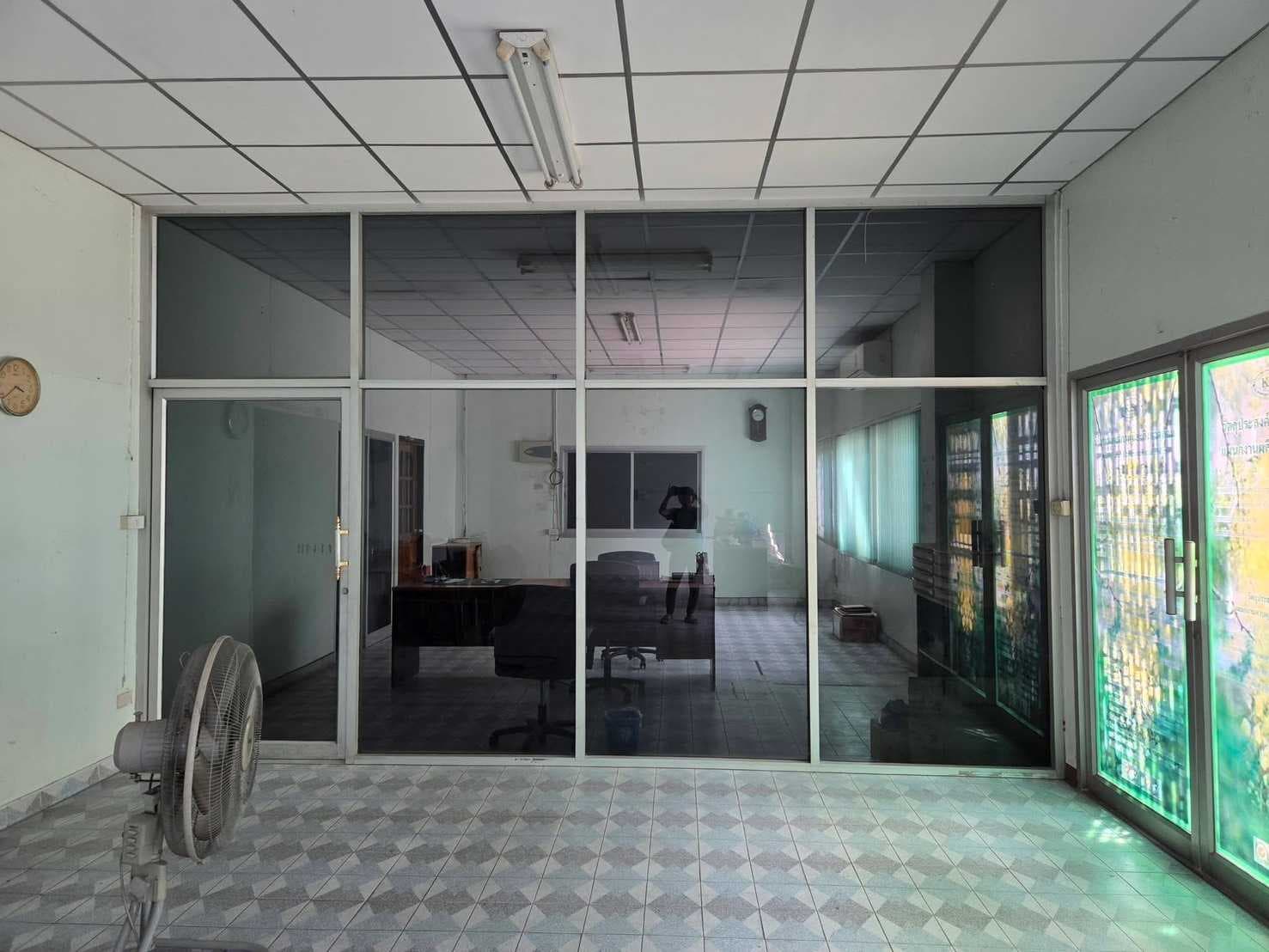 ขาย โรงงานพร้อมสำนักงาน 1,230 ตรม. ผังม่วงลาย แฟคทอรี่แลนด์ 1 พุทธมณฑลสาย 5 สภาพ 100% เทพื้นใหม่ รถ พ่วงเข้าได้