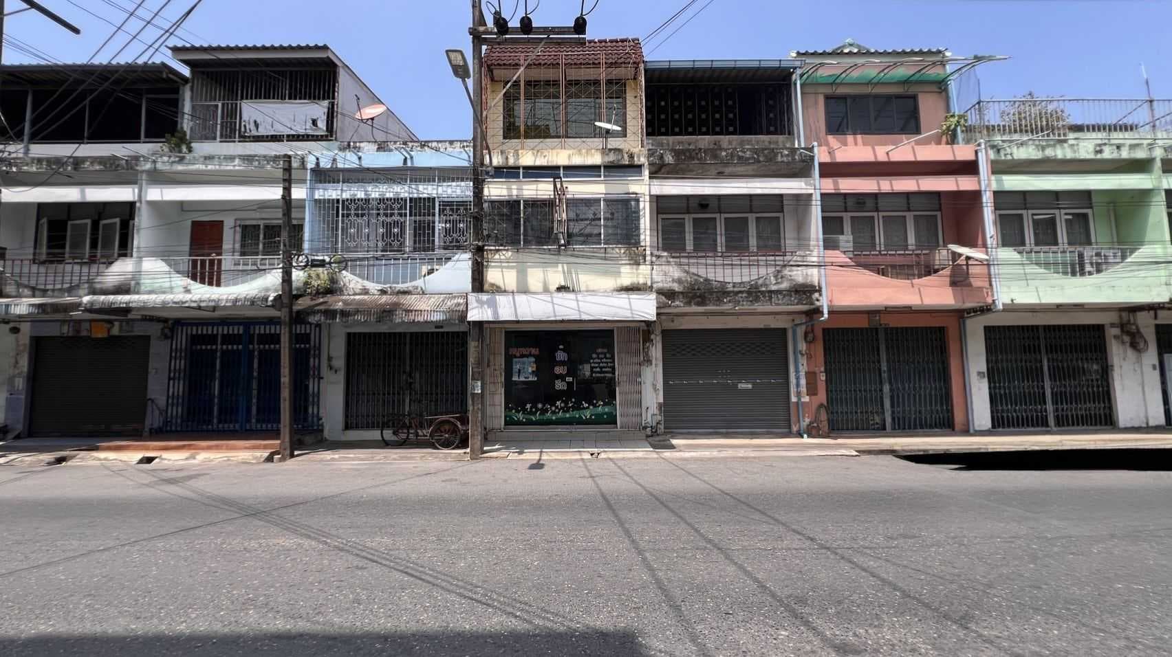 อาคารพาณิชย์ 3 ชั้น ใจกลางเมืองสุราษฎร์ธานี