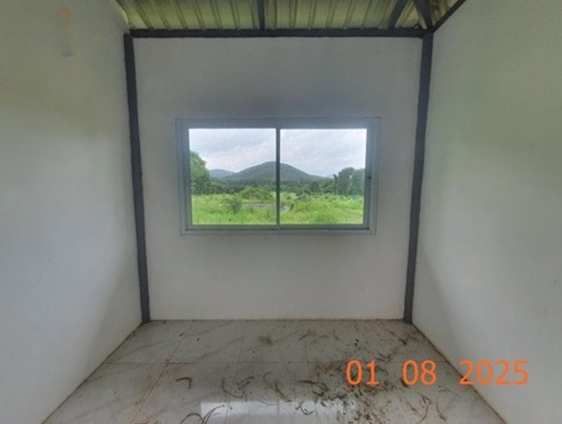 โกดัง น้ำแพร่ พร้าว เชียงใหม่ พื้นที่ใช้สอย 295.5 ตร.ม. บนที่ดิน 74 ตร.ว. ทำเลดี เดินทางสะดวก เหมาะสำหรับจัดเก็บสินค้าหรือประกอบธุรกิจ