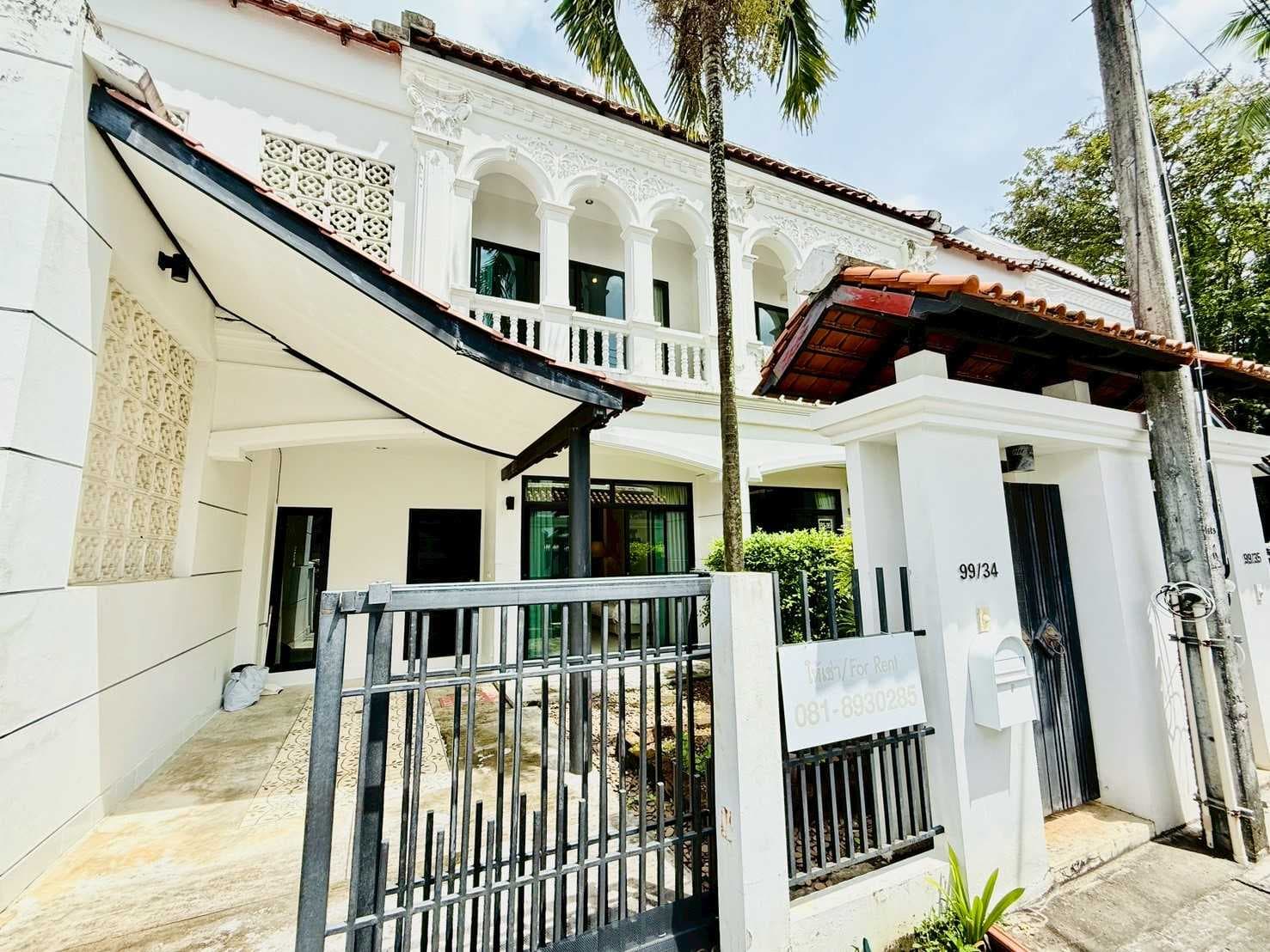บ้านให้เช่า-ขาย!!! กลางเมืองภูเก็ต บ้านหรูสไตล์ซิโน–โปรตุเกส ใจกลางเมืองภูเก็ต พร้อมระบบ Smart Gate สั่งเปิด–ปิดผ่านมือถือ ปลอดภัย 24 ชม. พร้อมเฟอร์ครบ หิ้วกระเป๋าเข้าอยู่ได้เลย!