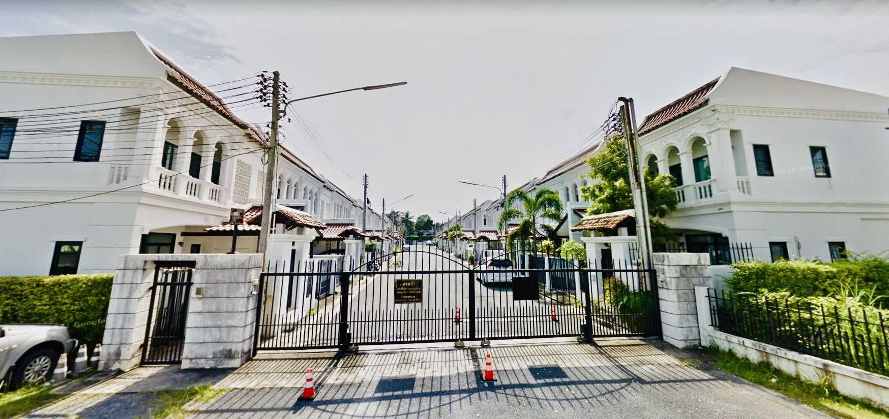 บ้านให้เช่า-ขาย!!! กลางเมืองภูเก็ต บ้านหรูสไตล์ซิโน–โปรตุเกส ใจกลางเมืองภูเก็ต พร้อมระบบ Smart Gate สั่งเปิด–ปิดผ่านมือถือ ปลอดภัย 24 ชม. พร้อมเฟอร์ครบ หิ้วกระเป๋าเข้าอยู่ได้เลย!