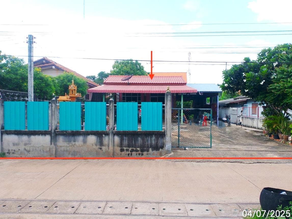 บ้านเดี่ยว คลองขลุง กำแพงเพชร 3 ห้องนอน 2 ห้องน้ำ พื้นที่กว้าง 228 ตร.ม. บนที่ดิน 62.3 ตร.ว. ราคาล้านต้นๆ