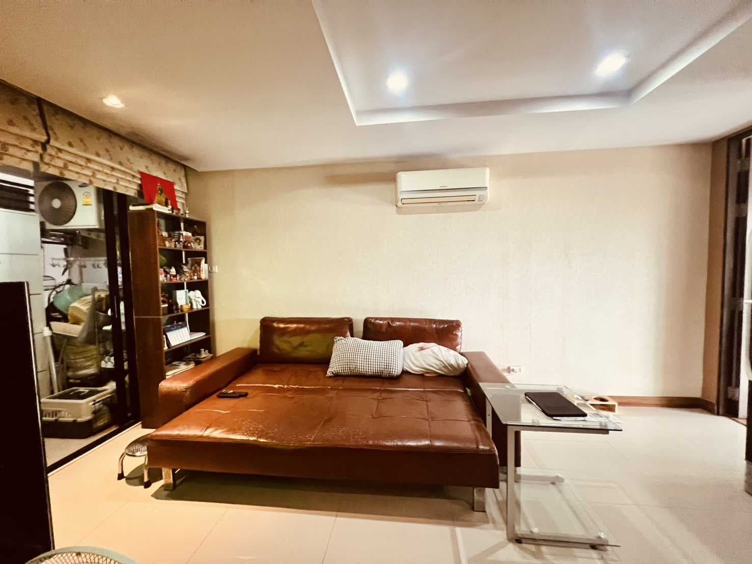 ขายคอนโด JW City Ratchada 32 (เจ ดับบลิว ซิตี้ รัชดาภิเษก 32) ห้องวิวโล่ง ห้องใหญ่อยู่สบาย ราคานี้หายากในย่านรัชดา