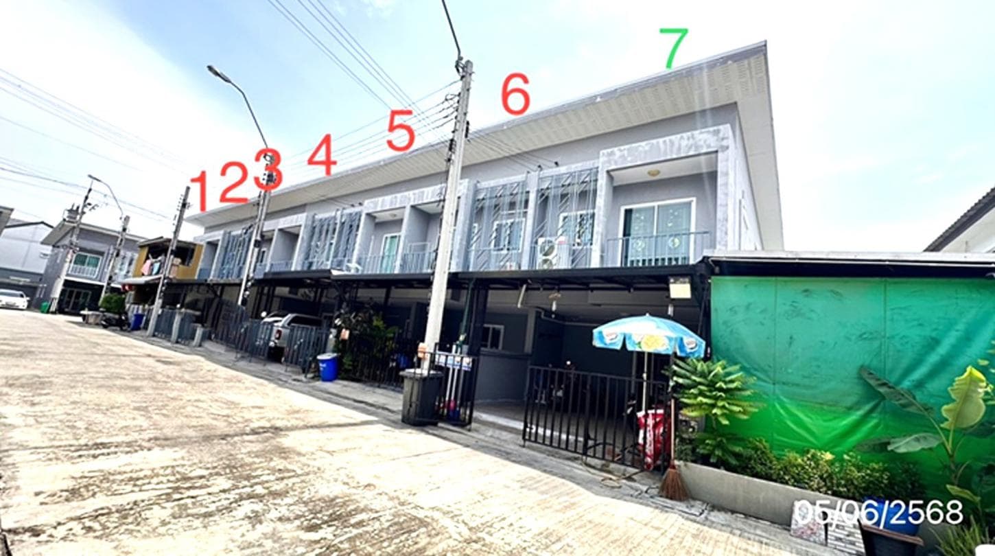 ขายทาวน์เฮ้าส์ บ้านภัคภิรมย์ เทพารักษ์ (Baan Pakpirom) สมุทรปราการ 3 ห้องนอน 2 ห้องน้ำ พื้นที่กว้าง 30.7 ตร.ว. ทำเลดี เดินทางสะดวกเชื่อมต่อสุขุมวิท