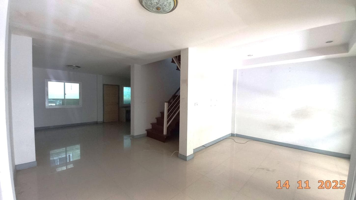 ทาวน์เฮ้าส์ 3 ห้องนอน ห้วยปราบเมืองทอง 5 พื้นที่ 145.75 ตร.ม. ทำเลศักยภาพ บ่อวิน ศรีราชา ชลบุรี