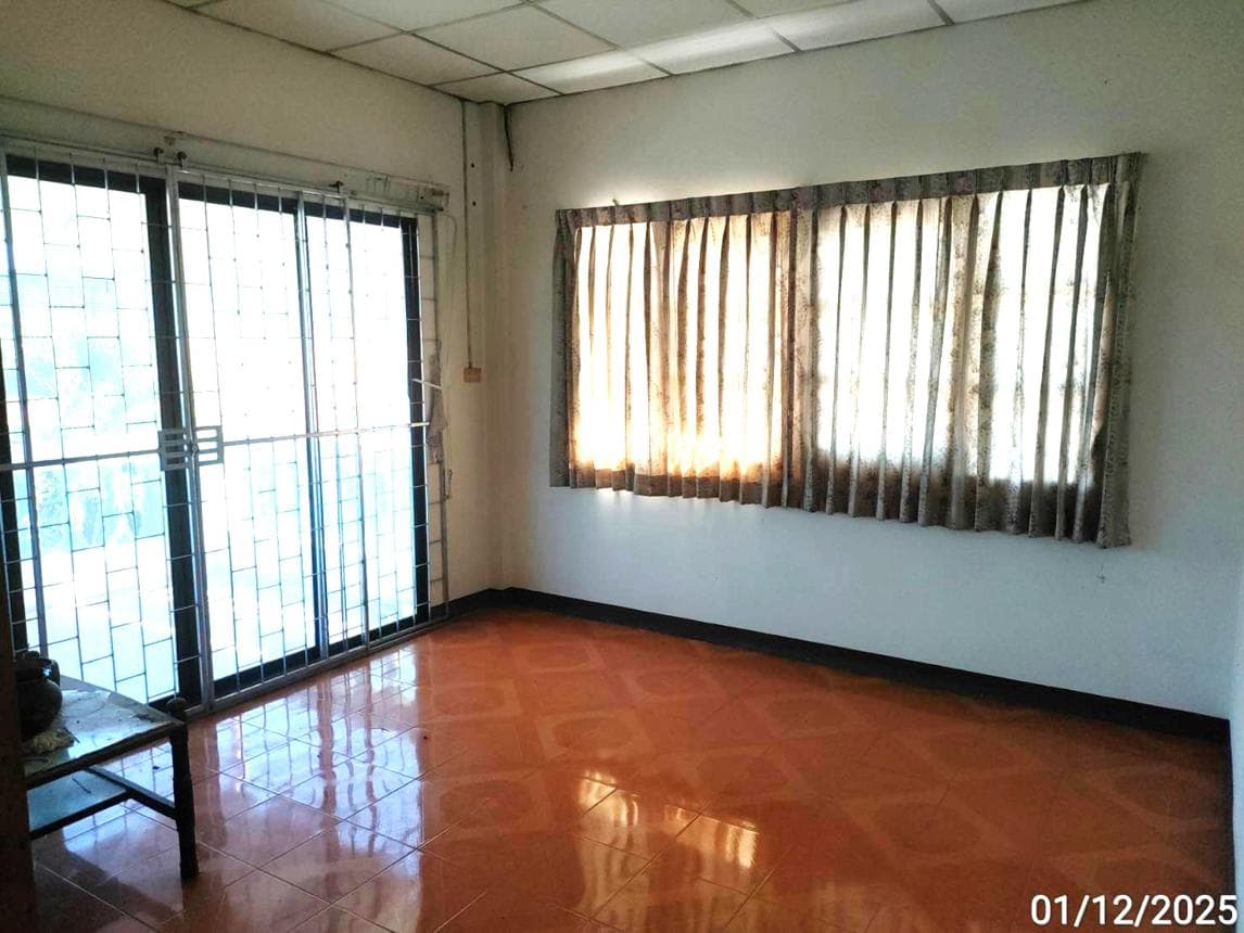 บ้านเดี่ยว ขอนแก่น เมืองร้อยเอ็ด ร้อยเอ็ด พื้นที่ 35.8 ตร.ว. พื้นที่ใช้สอย 421 ตร.ม. 3 ห้องนอน 2 ห้องน้ำ