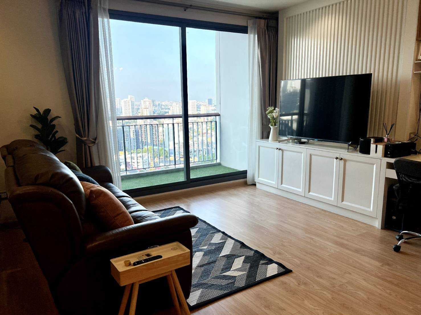 ขายคอนโด Rhythm Sukhumvit 42 (ริทึ่ม สุขุมวิท 42) High Rise 36 ชั้น 2 นอน 2 น้ำ